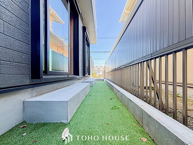 毎日の暮らしの中に癒しを与えてくれるお庭スペース。