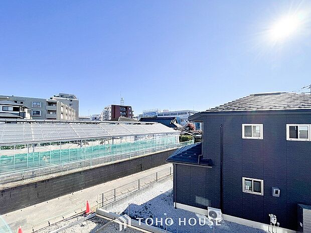 風を感じ青い空から太陽の恵みを感じるロケーション。