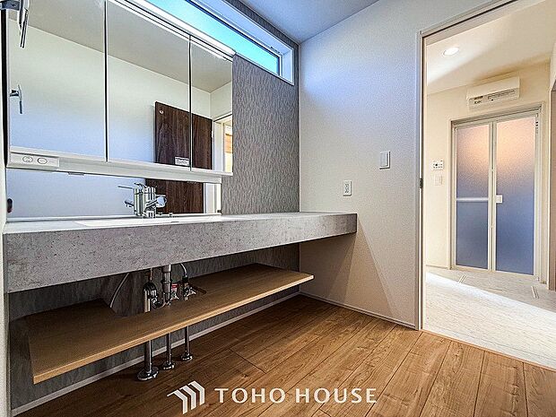 ご家族の1日が始まり、1日の終わりを締めくくる洗面空間。