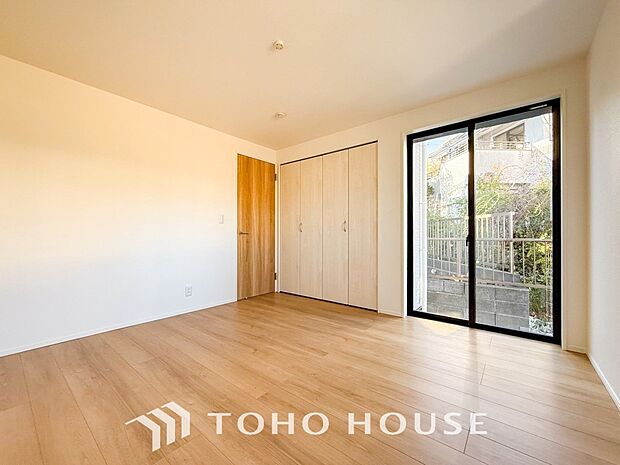 1日の疲れを癒し、心地よく寛げるようゆったりとした広さを確保しています。