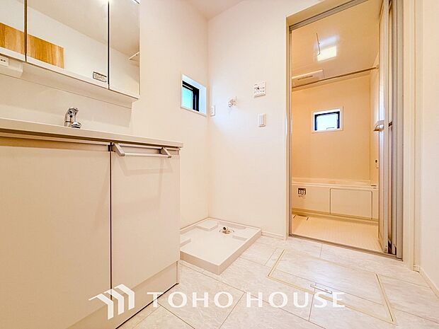 ご家族の1日が始まり、1日の終わりを締めくくる洗面空間。