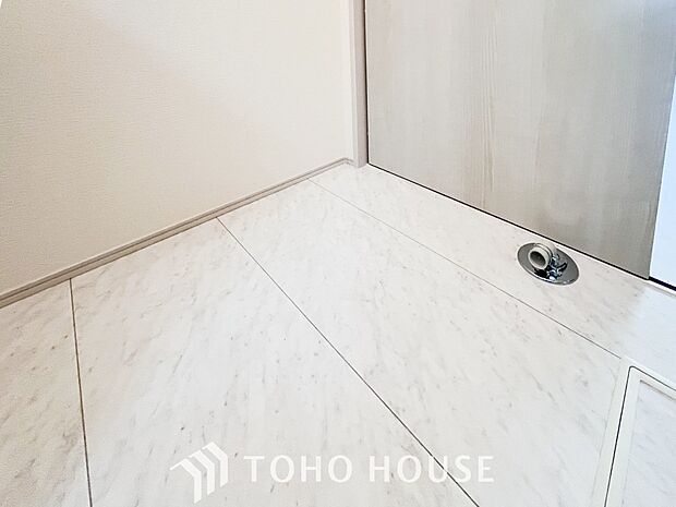 洗濯機を配置しても十分なスペースを確保しております。