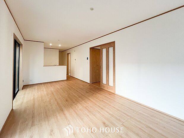 やわらかな陽射しがふりそそぎ、ゆったりした時間が流れる室内。