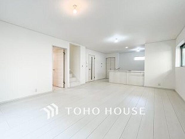 開放感あるリビングダイニング。ご家族とのんびりしたひと時を過ごせますね。