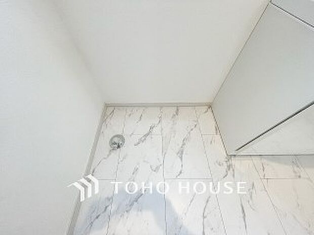 洗濯機を配置しても十分なスペースを確保しております。