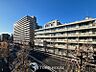 その他：豊かな眺望にふさわしい空間には、通風・採光にも優れ、心地よい光と風があふれています。