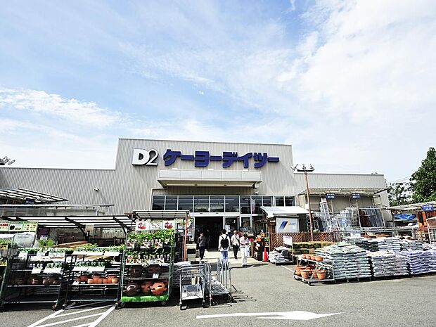 日用品や収納用品、DIY用品、ペット用品、お庭の手入れ用品などが揃うホームセンター。