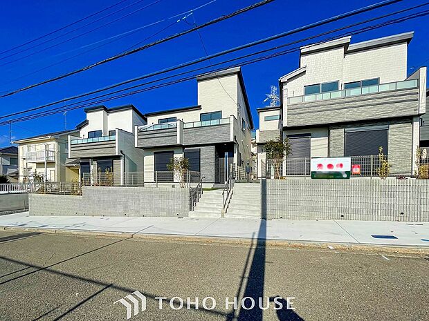 表現された空間は豊かな光と風を纏い、暮らしの時間を豊かにしてくれます。