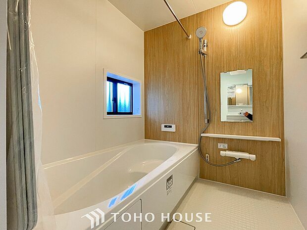 一日の疲れが癒される優雅なバスタイムを堪能できるゆとりあるバスルームです。