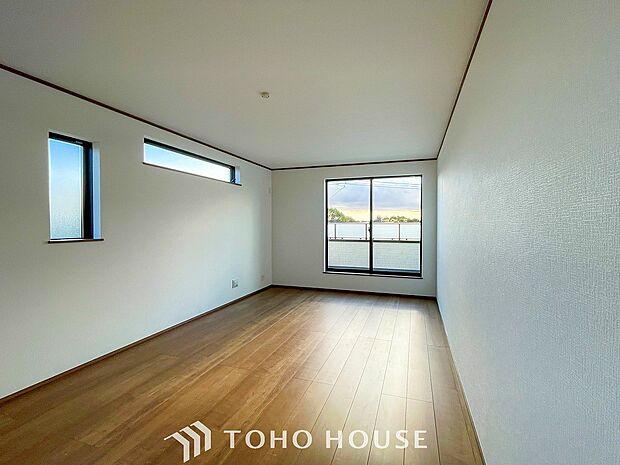 採光もアクセントの一つとして。プライベートルームにはやさしい光が射し込んでいます。