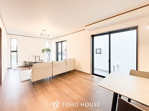 空気感という居心地の良いＢＧＭは、暮らしのステージを彩り、心のやすらぎと満足感を与えてくれます。