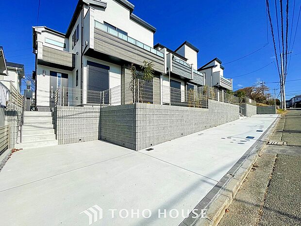 表現された空間は豊かな光と風を纏い、暮らしの時間を豊かにしてくれます。