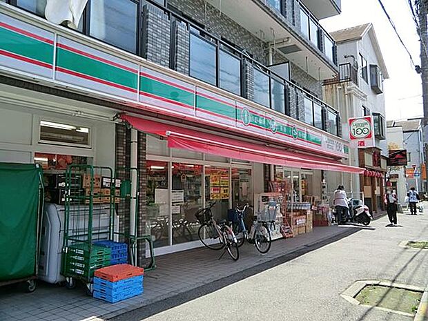 24時間営業ですので、急な買い物に便利です。