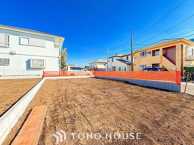 閑静な住宅街の一角、ひと時のくつろぎが生まれ、ゆっくりと愛着が育まれていきます。