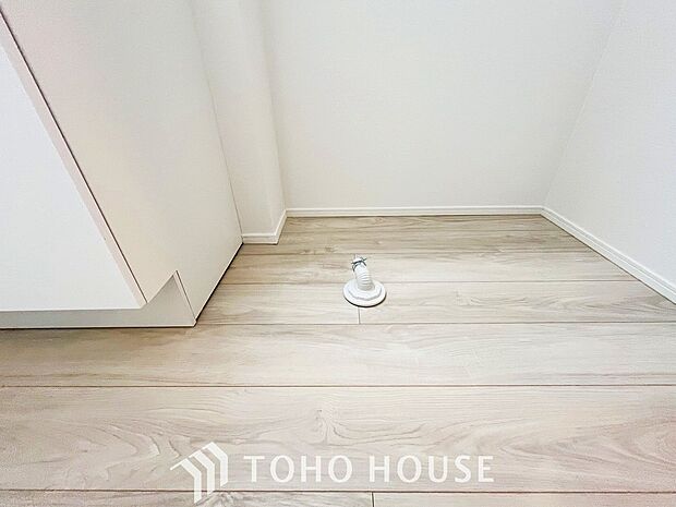 洗濯機を配置しても十分なスペースを確保しております。