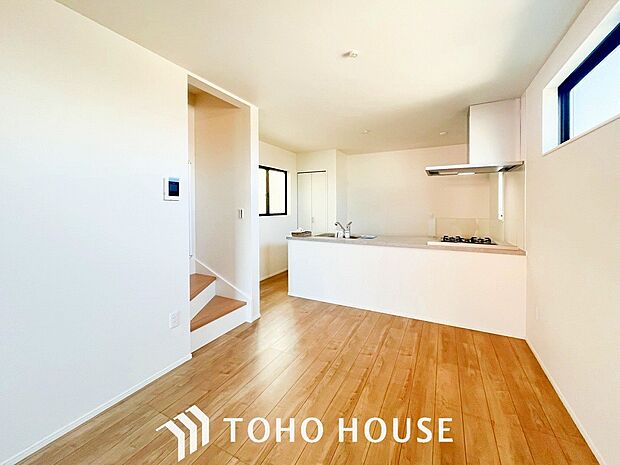 落ち着いた雰囲気に包まれた伸びやかな空間で、ゆったりと家族団らんの時間を過ごせます。