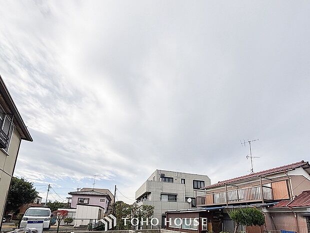 開放的で気持ちの良い眺望と青い空を満喫できます。