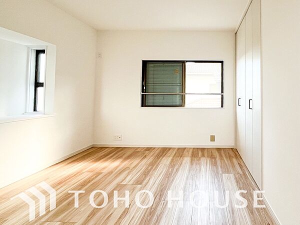 一日の疲れをいやしてくれる主寝室。自分時間を快適に過ごすプライベートルーム。
