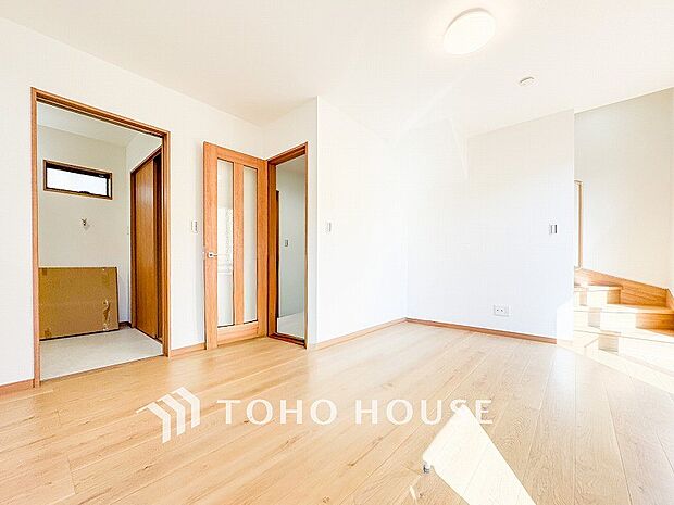 あたたかい日差しがたっぷり降り注ぐLDKは自然と家族の顔があかるい笑顔に。