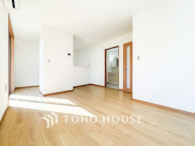 空気感という居心地の良いBGMは、暮らしのステージを彩り、心のやすらぎと満足感を与えてくれます。