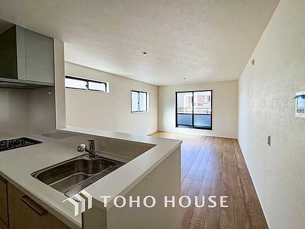 ここにはみんなが集い、食事と楽しい会話が始まるスペース。