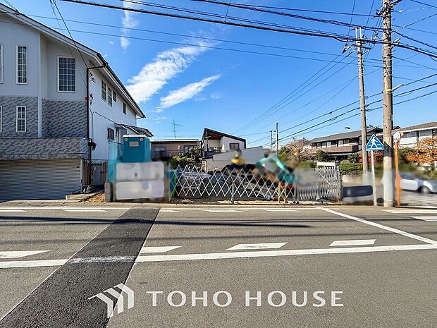 閑静な住宅街の陽当りに恵まれた土地で寛ぎに満ちた生活を。