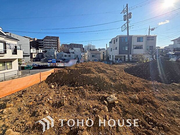 豊かな緑に囲まれた潤いのあるロケーションです。