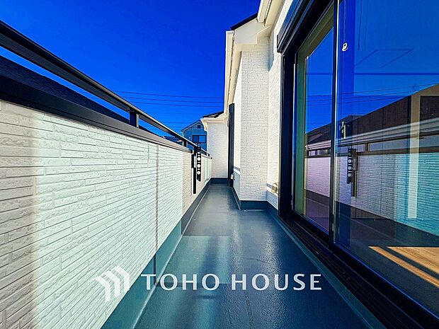 お部屋にも爽やかな風と暖かく柔らかな日差しが差し込み、毎日の暮らしを豊かに彩ります。