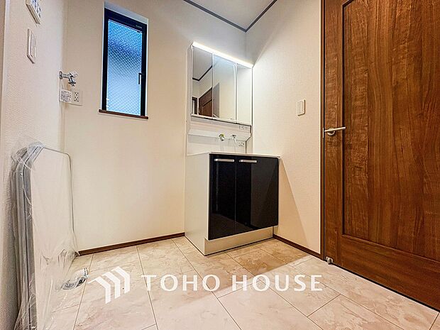 ゆったり落ち着いてお使い頂ける広さが魅力のパウダールーム。