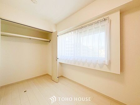 一日の疲れをいやしてくれる主寝室。自分時間を快適に過ごすプライベートルーム。