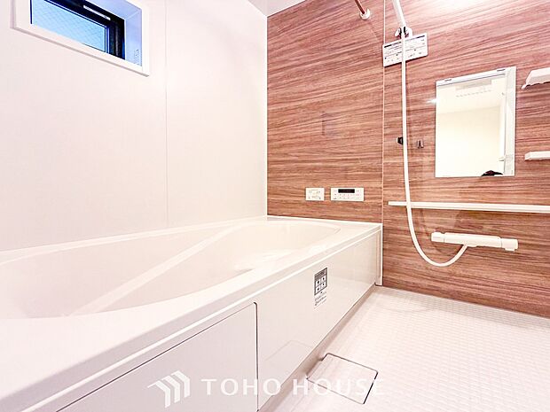 一日の疲れが癒される優雅なバスタイムを堪能できるゆとりあるバスルームです。