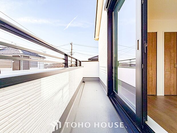 お部屋にも爽やかな風と暖かく柔らかな日差しが差し込み、毎日の暮らしを豊かに彩ります。