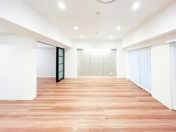 ここにはみんなが集い、食事と楽しい会話が始まるスペース。
