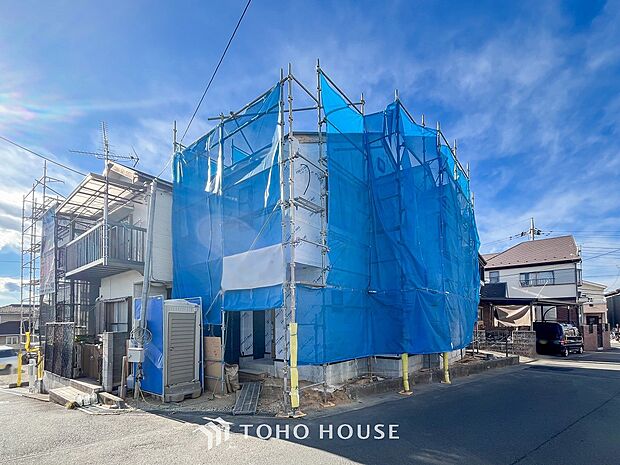 爽やかな青空の下に贅沢なほどに降り注ぐ陽光、豊かな居住性と、クオリティが見事に調和した住空間。