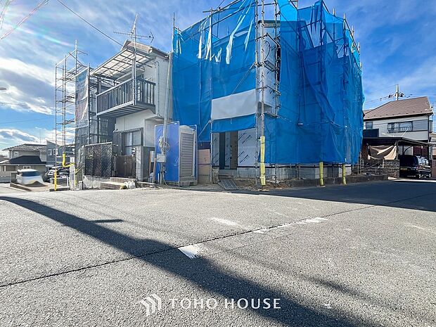 閑静な住宅街の一角、ひと時のくつろぎが生まれ、ゆっくりと愛着が育まれていきます。