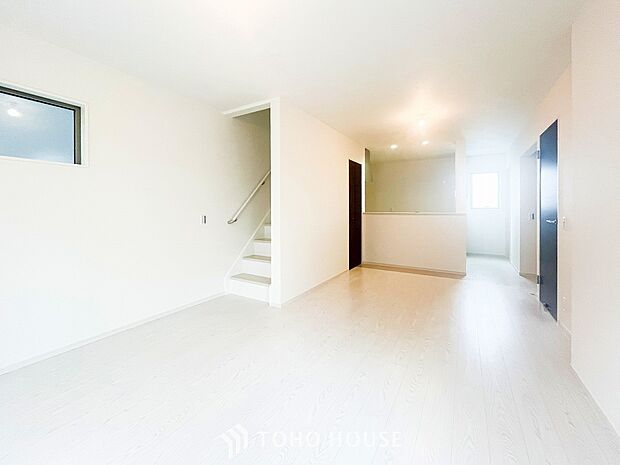 ここにはみんなが集い、食事と楽しい会話が始まるスペース。