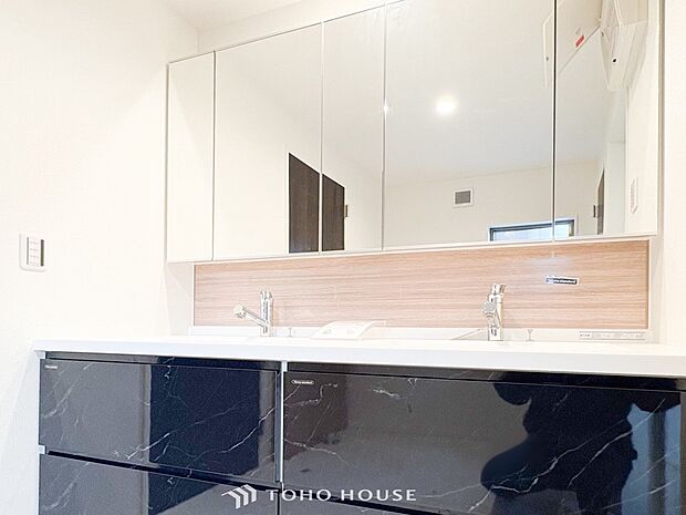 洗面台・洗面所ご家族の1日が始まり、1日の終わりを締めくくる洗面空間。