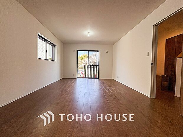 太陽の恵みを一気に受けた明るくあたたかいお住まい。吹きぬける風を感じながら爽やかで風通しの良い暮らし。