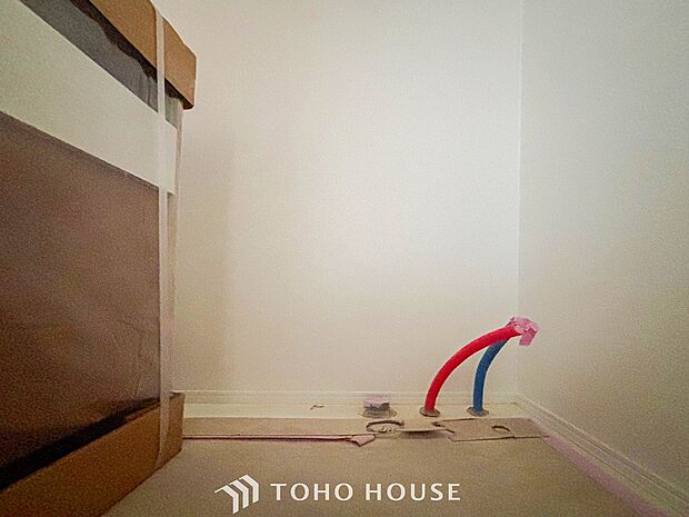 洗濯機を配置しても十分なスペースを確保しております。