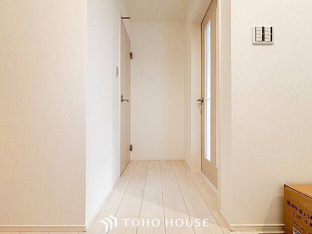 やわらかな陽射しがふりそそぎ、ゆったりした時間が流れる室内。