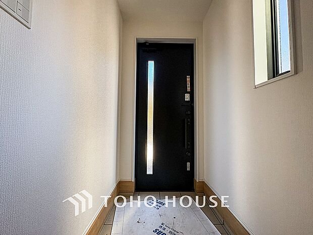 帰り着くたびに洗練されたテイストの空間に迎えられ誇りと喜びを感じる玄関まわりです。