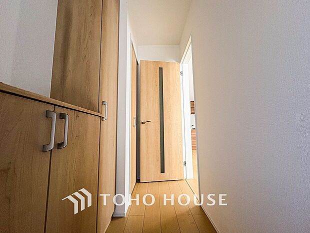 やわらかな陽射しがふりそそぎ、ゆったりした時間が流れる室内。