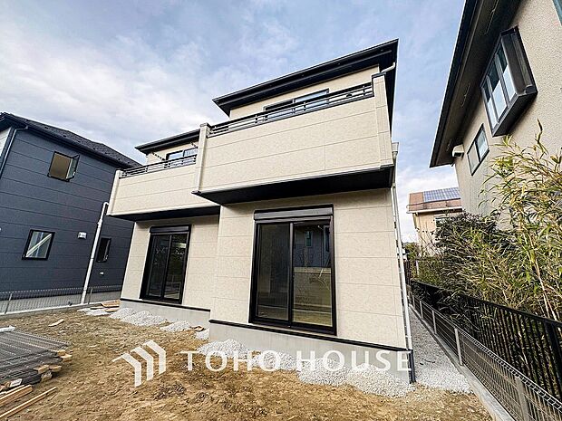 表現された空間は豊かな光と風を纏い、暮らしの時間を豊かにしてくれます。