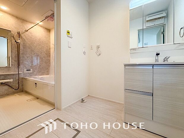 清潔感のあるカラーで統一されたプライベート空間。