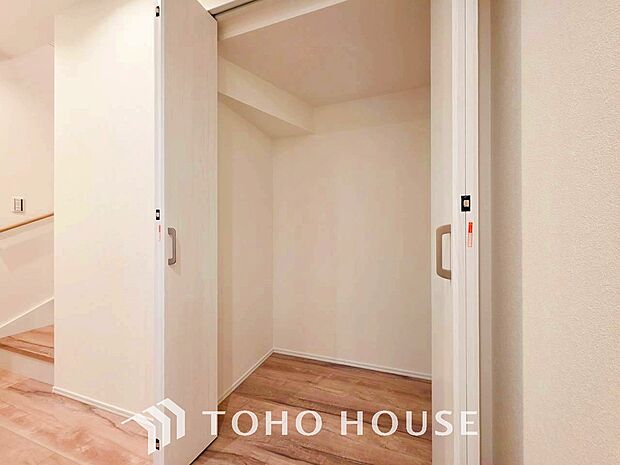 大容量の収納もあり、生活しやすい居住スペース。