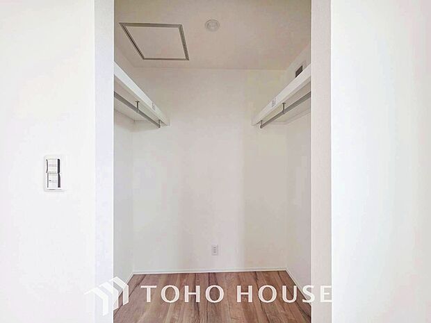 ウォークインクロゼットのある住まいで居住スペースを広く使えます。