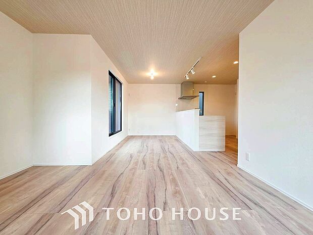 開放感あるリビングダイニング。ご家族とのんびりしたひと時を過ごせますね。