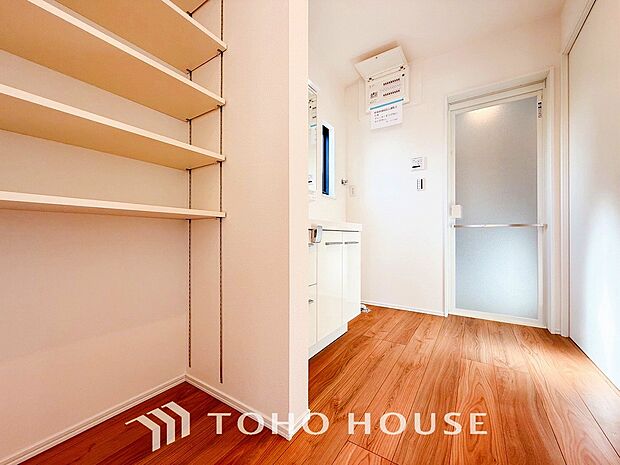 清潔感のあるホワイトでまとめられ、ゆったり落ち着いてお使い頂けます。