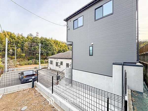 忙しく過ぎゆく日常を置き去るほど、ゆったりした時間が流れる住環境。