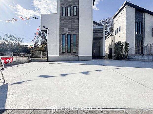 カースペースもゆとりある空間を保っています。